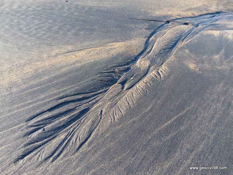 Formas sedimentarias en la playa de Otur